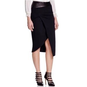 Alice + Olivia Black Pencil Skirt Tulip Hem Lamb Leather Made in USA Size 2